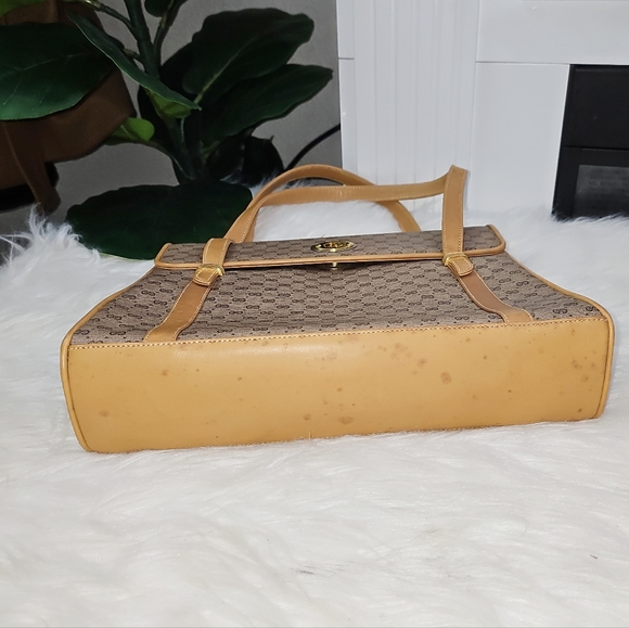 🔥😍Beautiful condition 🔥 😍 Authentic Gucci Shoulder / handbag - Picture 4 of 17